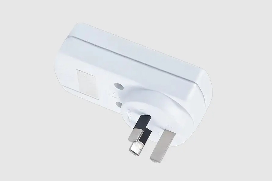 Are Universal Australian Plug Adaptors Worth the Investment for Frequent Travelers?